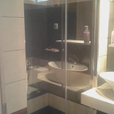 Porcelanico Tatil Evi Ofrínion