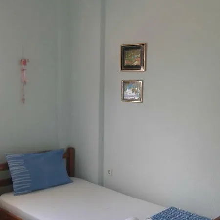 Porcelanico Tatil Evi Ofrínion